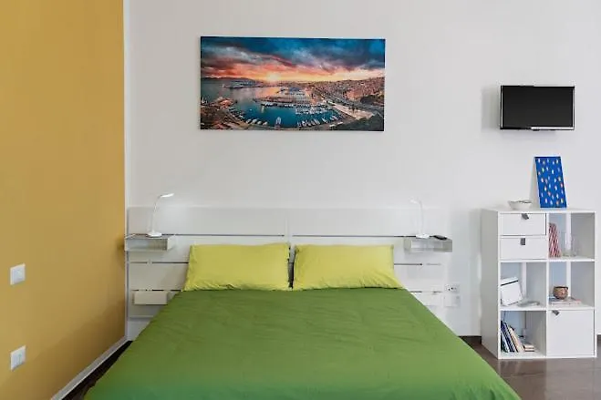 Hometolove Marina Cagliari Olaszország